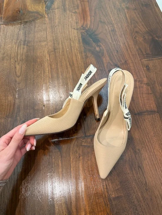 Dior Nude Beige Slingback Pointed Toe Pumps with Branded Bow - Picture 2 of 6
